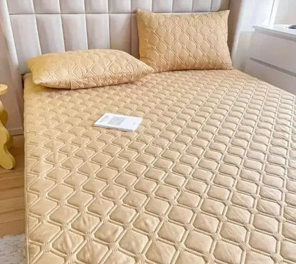 MATCOVER™: PROTECTOR PARA COLCHÓN ANTIFLUIDOS Y ACOLCHONADO + 2 FUNDAS PARA ALMOHADA GRATIS